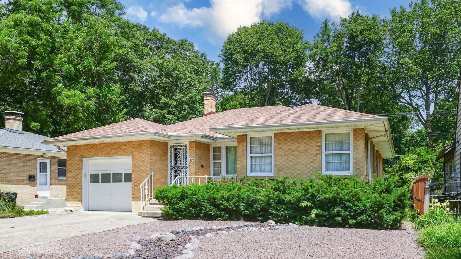 Property Photo:  804 W White Street  IL 61820 