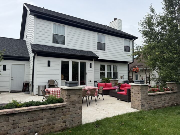Property Photo:  1127 Yorkshire Avenue  IL 60178 