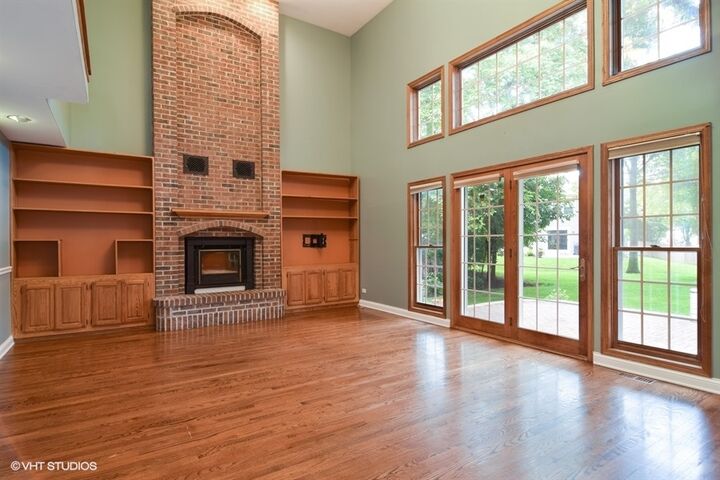 Property Photo:  21 Arbor Drive  IL 60107 