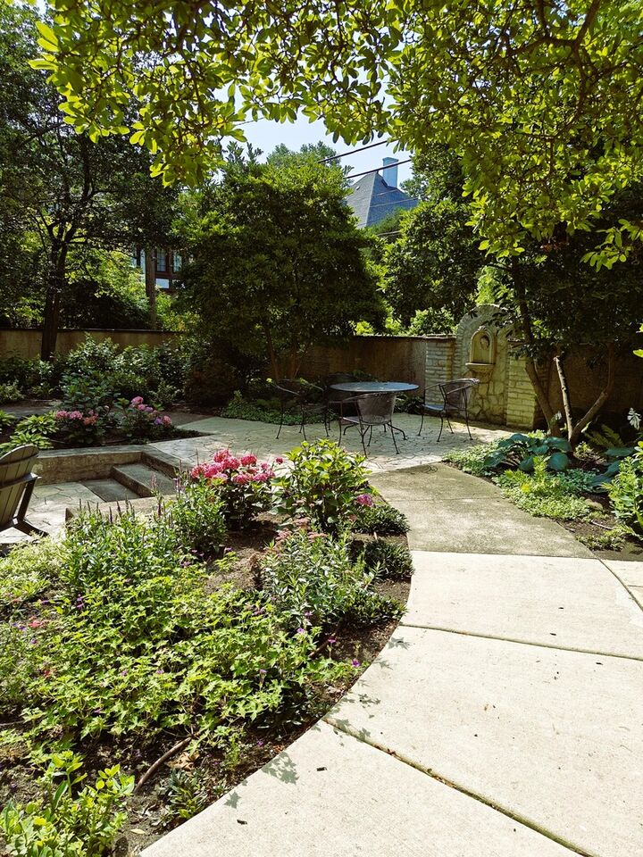 Property Photo:  734 Noyes Street O2  IL 60201 