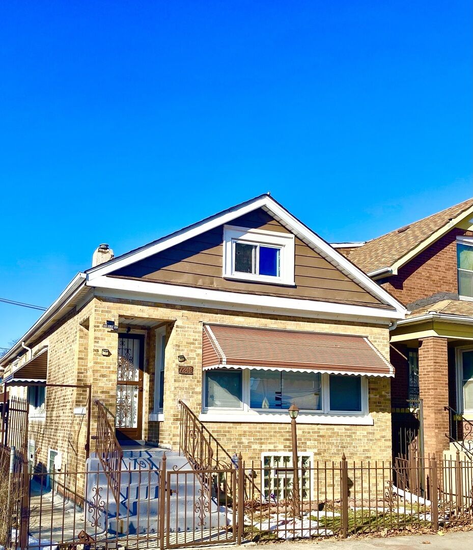 Property Photo:  7248 S Wolcott Avenue  IL 60636 