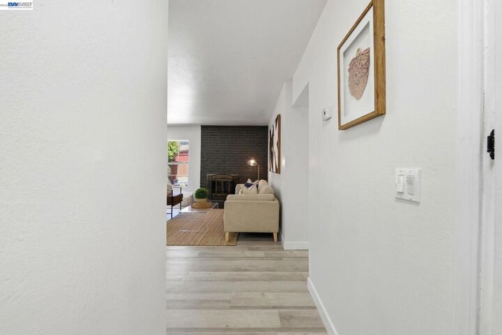 Property Photo: 31070 Meadowbrook Ave CA 94544-7546
