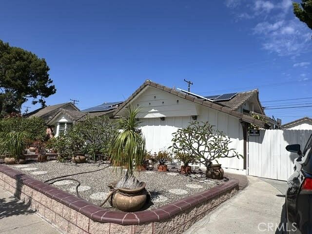 Property Photo: 12042 Davenport Rd CA 90720