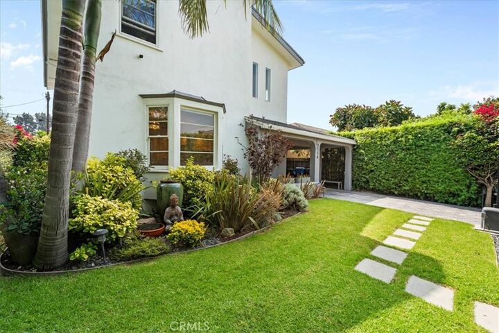 Property Photo: 2116 S Cloverdale CA 90016