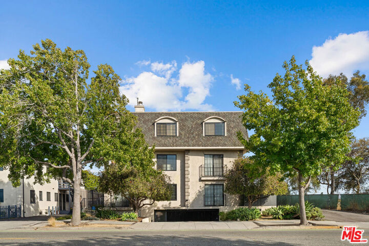 Property Photo: 1020 Ocean Park Boulevard 7 CA 90405