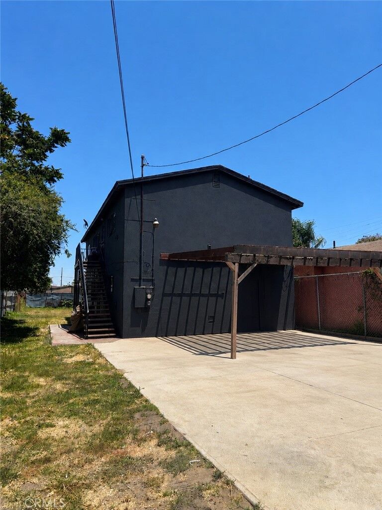 Property Photo: 10974 Willowbrook Avenue CA 90059