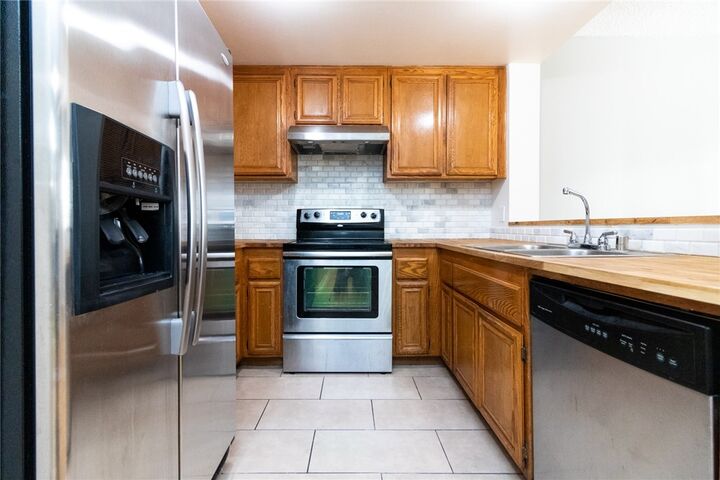 Property Photo:  730 W 4th Street 306  CA 90802 