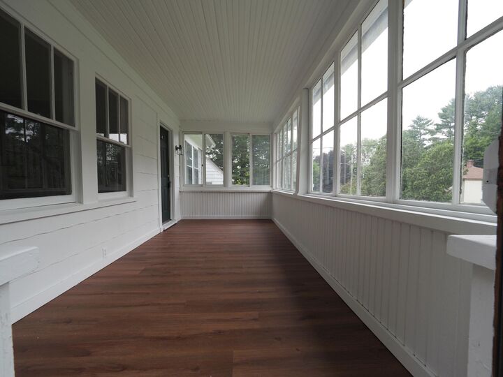 Property Photo: 8 Fairview Avenue ME 04330
