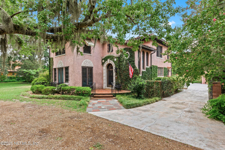 Property Photo: 4004 San Jose Boulevard FL 32207