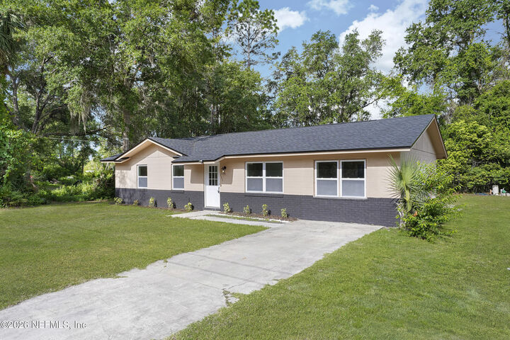 Property Photo:  111 Elm Avenue  FL 32177 