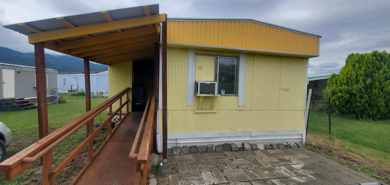 Property Photo:  1060 S Main St  WA 99114 