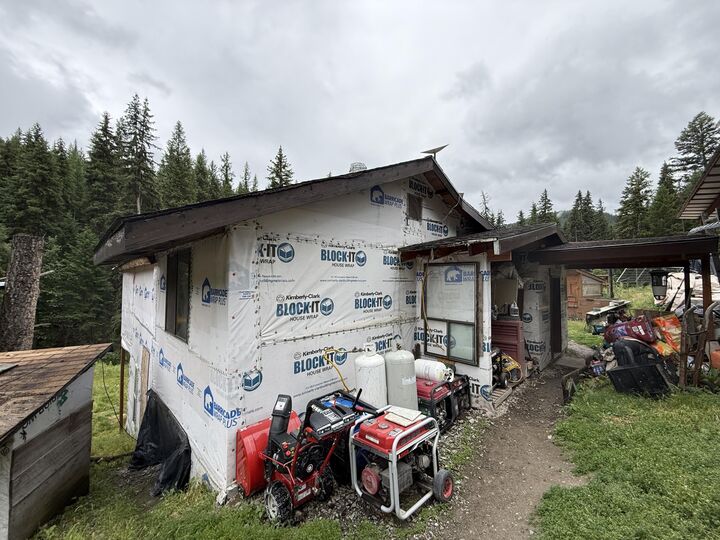 Property Photo: 154 W Fork Cougar Creek Rd WA 98859