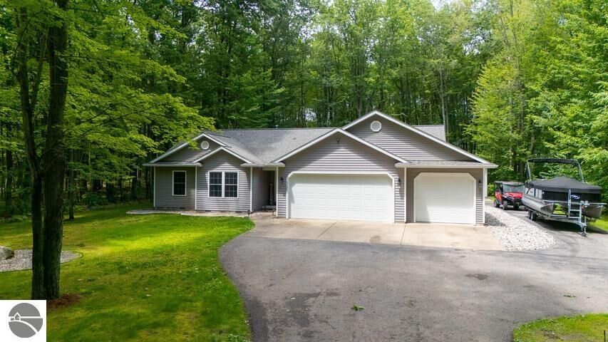 Property Photo: 3120 Kens Place MI 48653