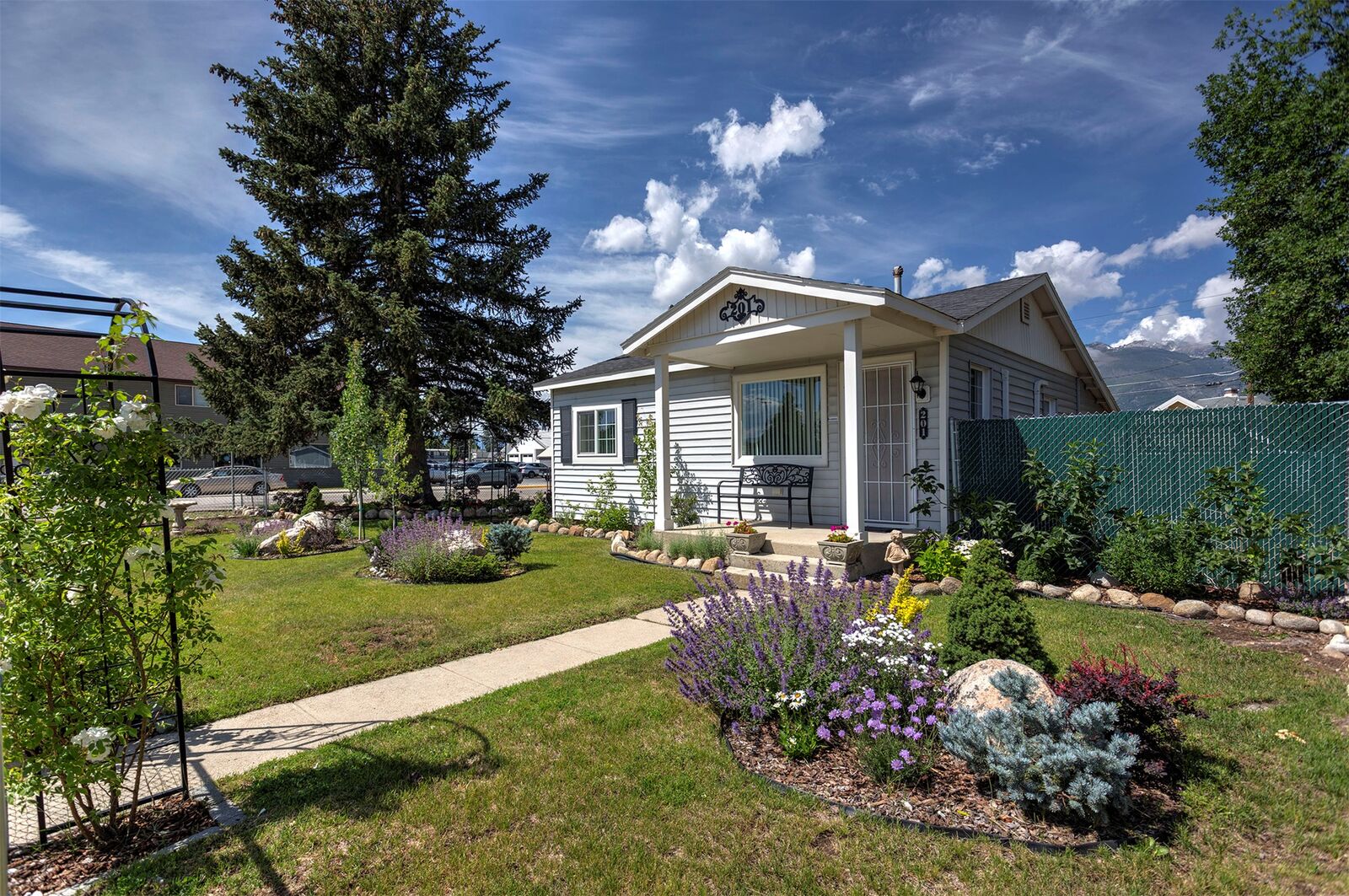 Property Photo:  201 N 4th Street  MT 59840 