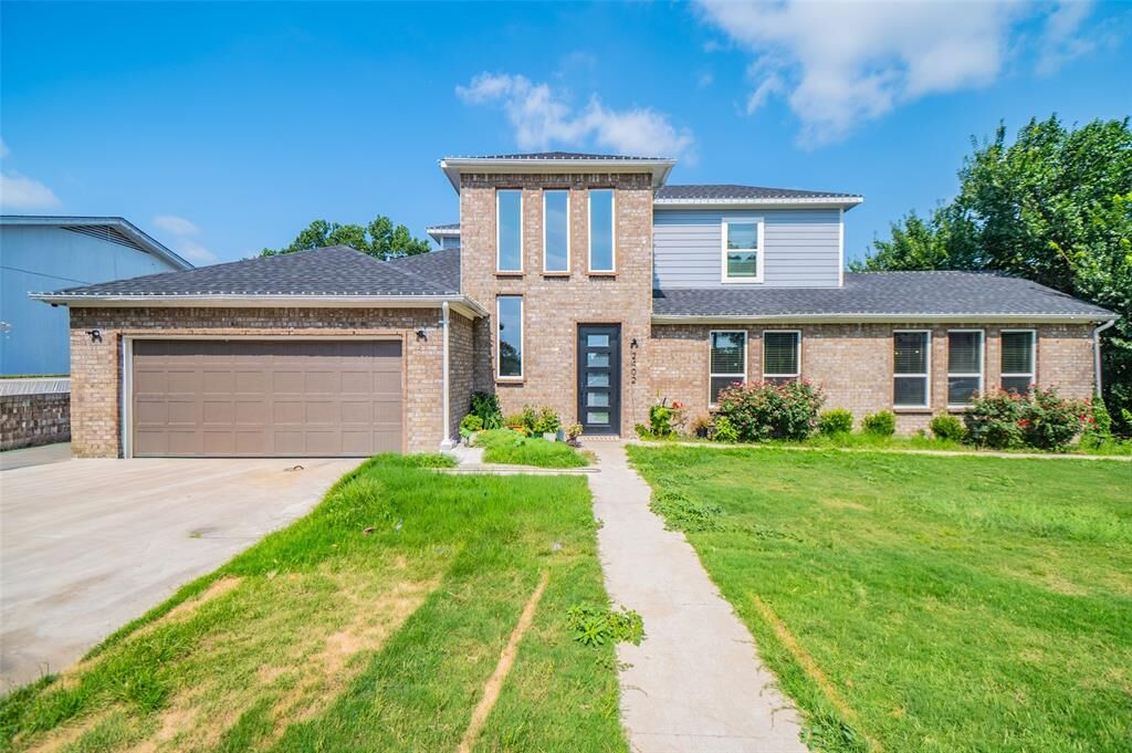 Property Photo:  2402 Hunter Hill  TX 76012 