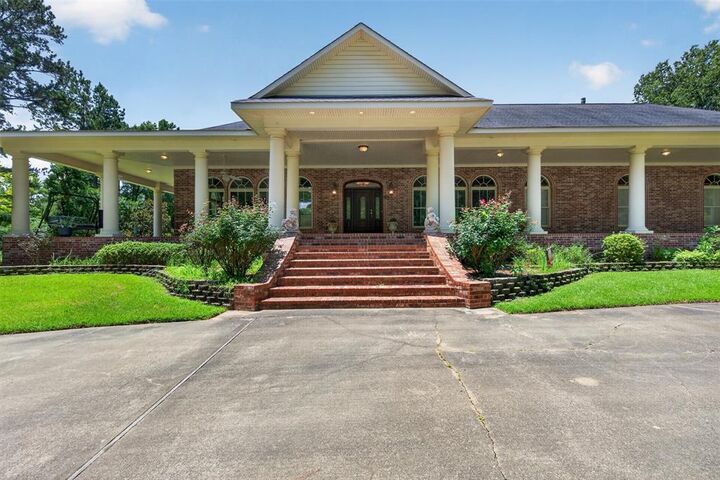 Property Photo:  3669 Fountainbleau Road  LA 71047 