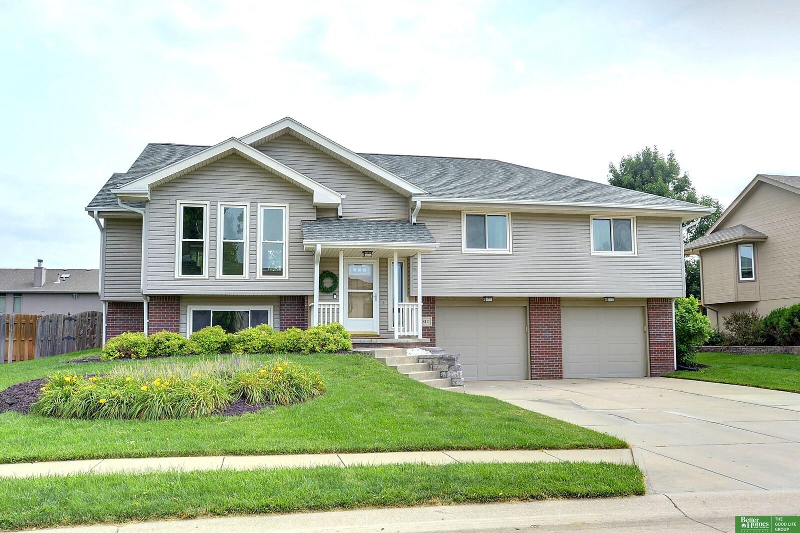 Property Photo:  1812 Ashwood Avenue  NE 68133 