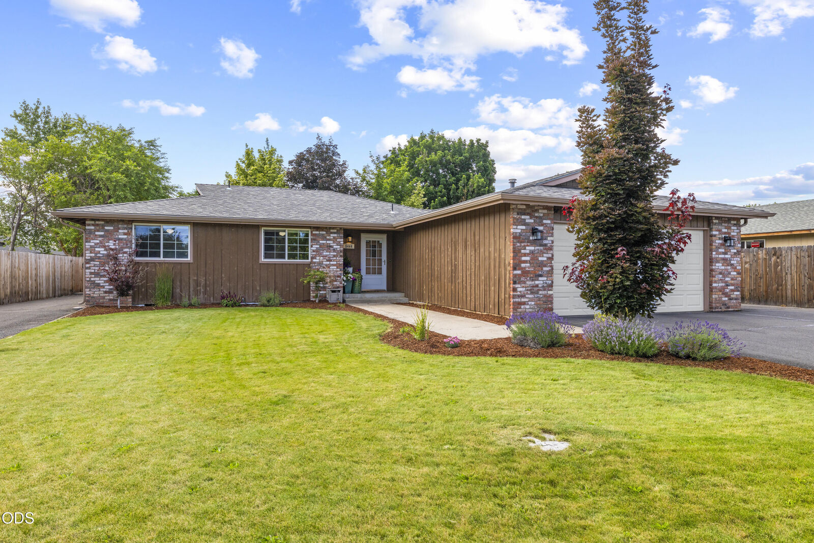 Property Photo:  5444 Brentwood Drive  OR 97603 