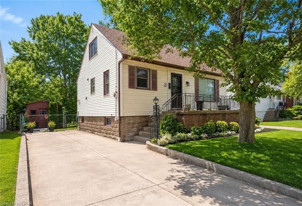 Property Photo:  30 East 13th Street  ON L9A 3Z3 