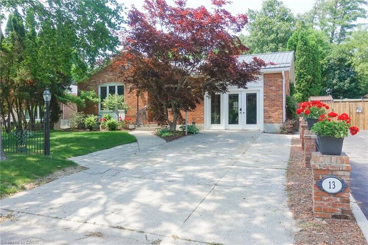Property Photo: 13 Kelly Avenue ON N3Y 4V6