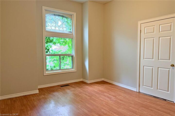 Property Photo:  114 West Avenue N 1  ON L8L 5C3 
