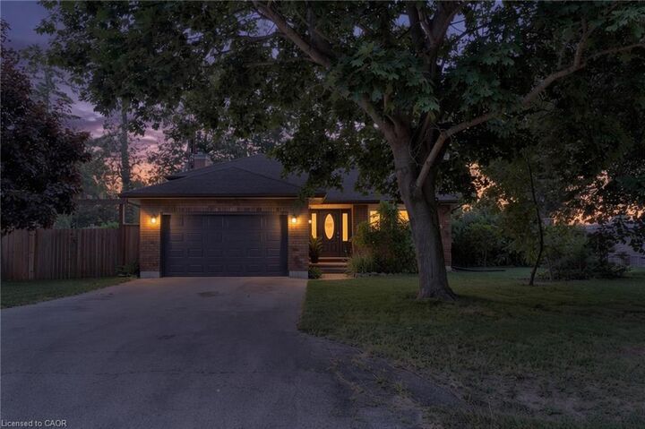 Property Photo: 68 Lyndhurst Avenue ON N3Y 4J9