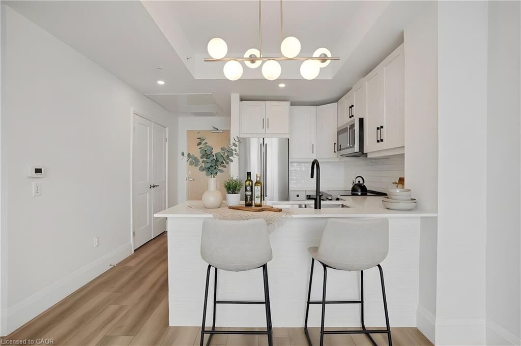 Property Photo:  60 Charles Street W 1904  ON N2G 0C9 