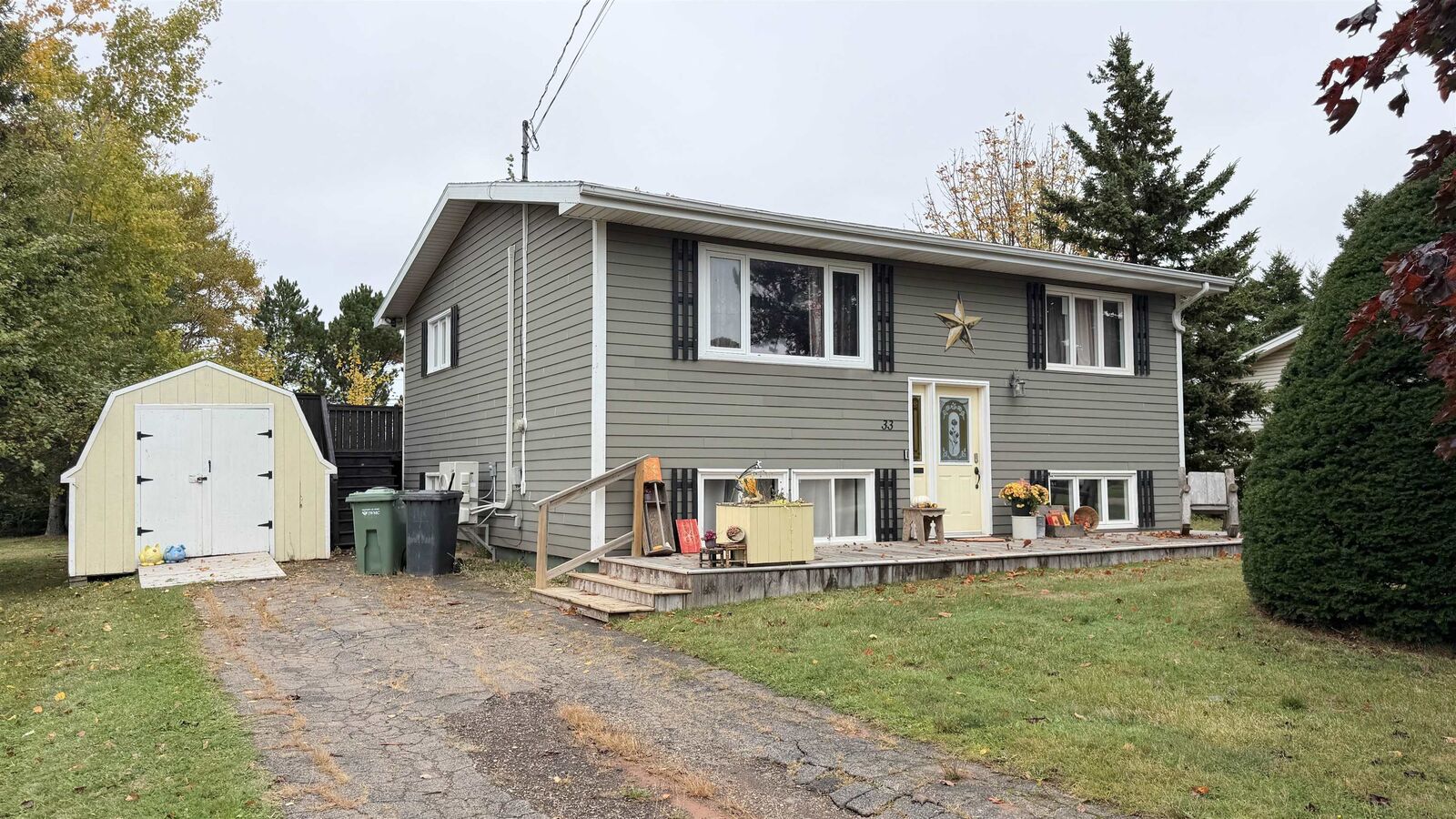 Property Photo:  33 Phillips Street  PE C1N 4L2 