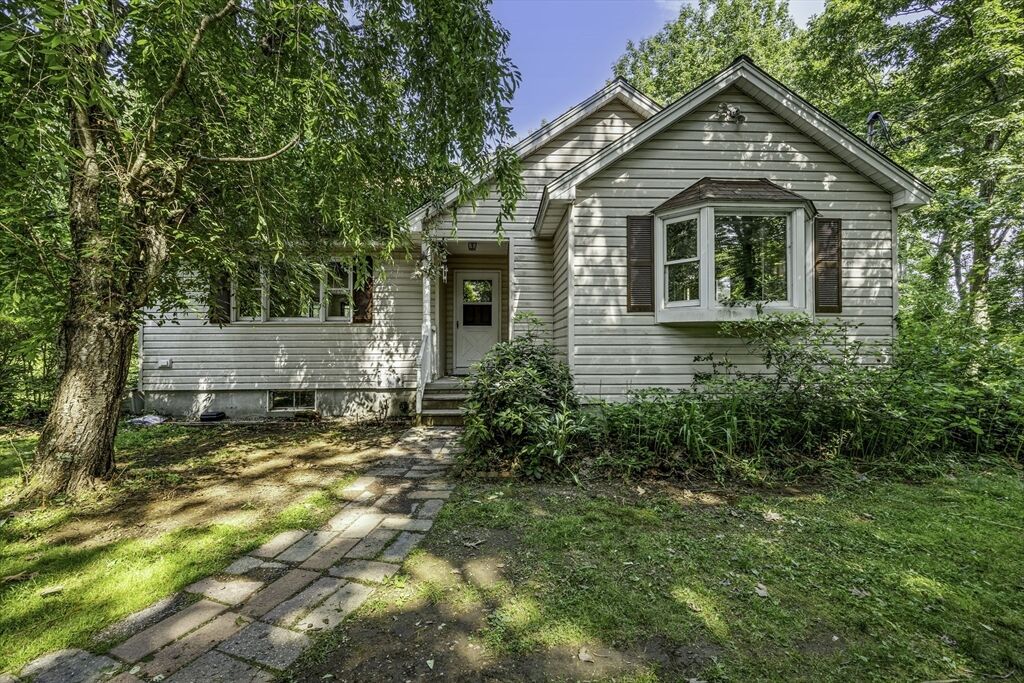 Property Photo:  800 Town Farm Rd  MA 01083 
