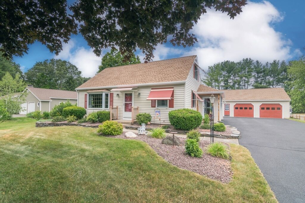 Property Photo:  7 Darby Drive  MA 01085 
