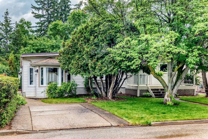 Property Photo:  3721 44A Avenue  AB T4N 3K5 
