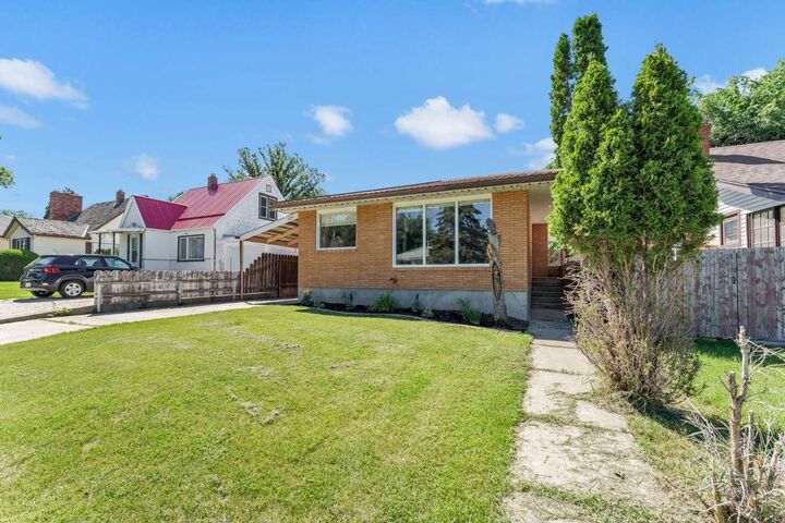 Property Photo: 129 7 Street SE AB T1A 1J4
