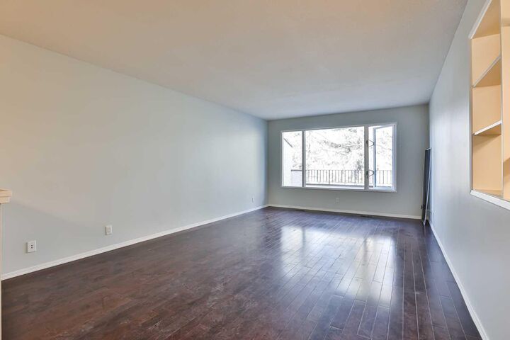 Property Photo:  1108 10 Avenue N  AB T1H 1K1 