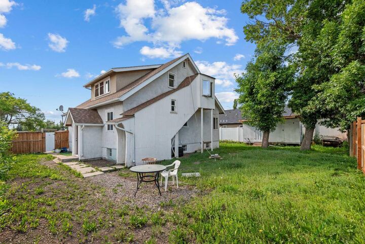 Property Photo: 302 6 Avenue NE AB T0M 2A0