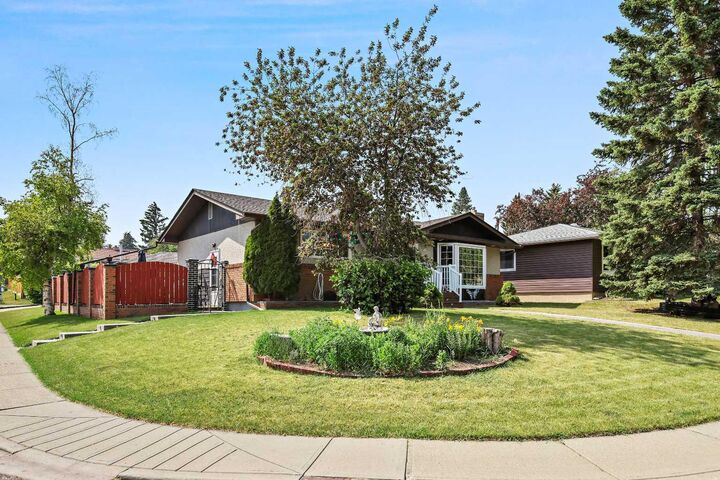 Property Photo: 8627 Athabasca Street SE AB T2H 1S2
