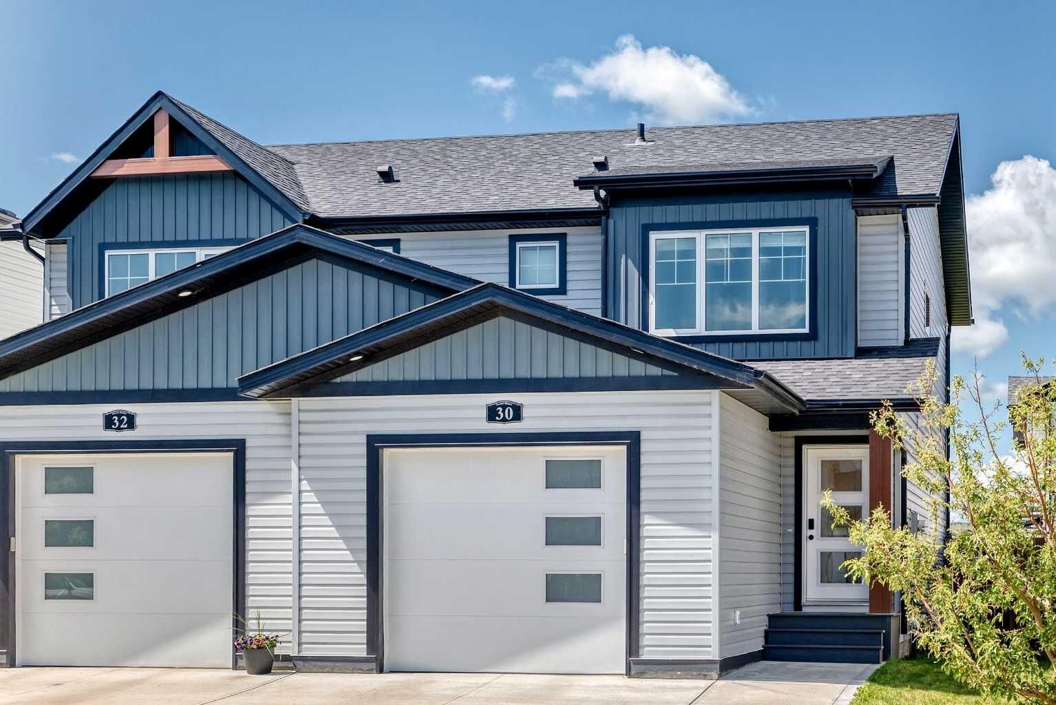 Property Photo:  30 Iron Gate Boulevard  AB T4S 0T6 