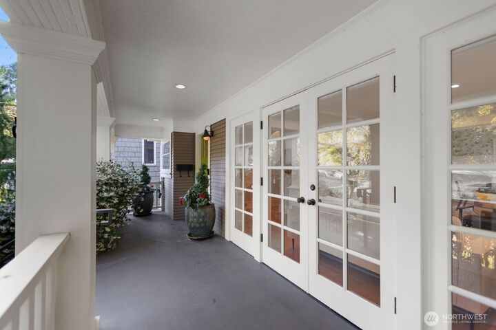 Property Photo:  426  Smith Street  WA 98109 