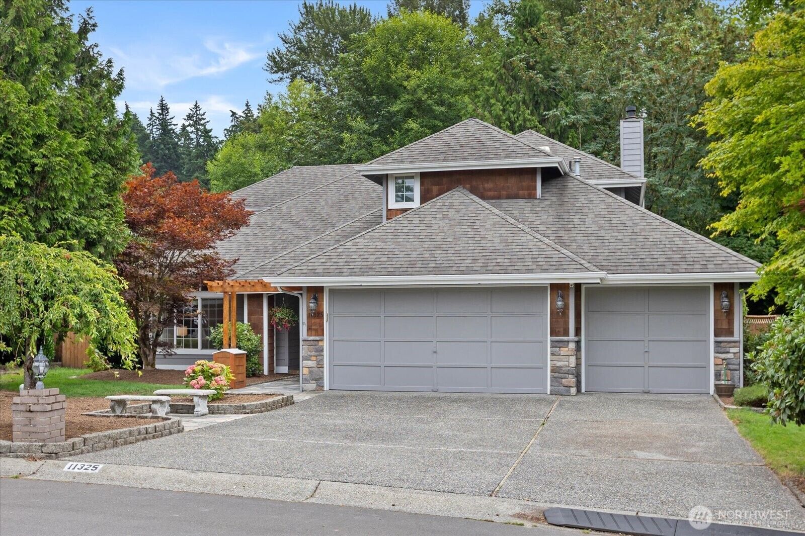 Property Photo: 11325 NE 144th Place WA 98034
