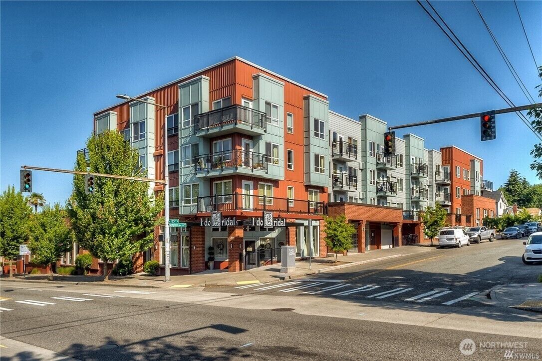 Property Photo:  424 N 85th Street 406  WA 98103 