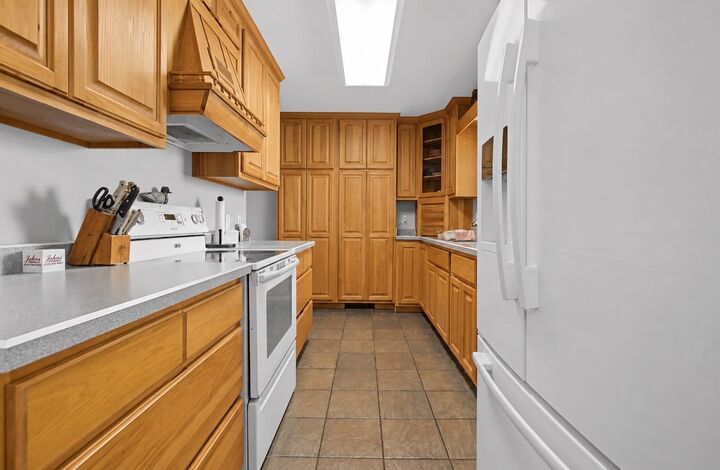 Property Photo:  8A285 Madison Court  IL 61001 