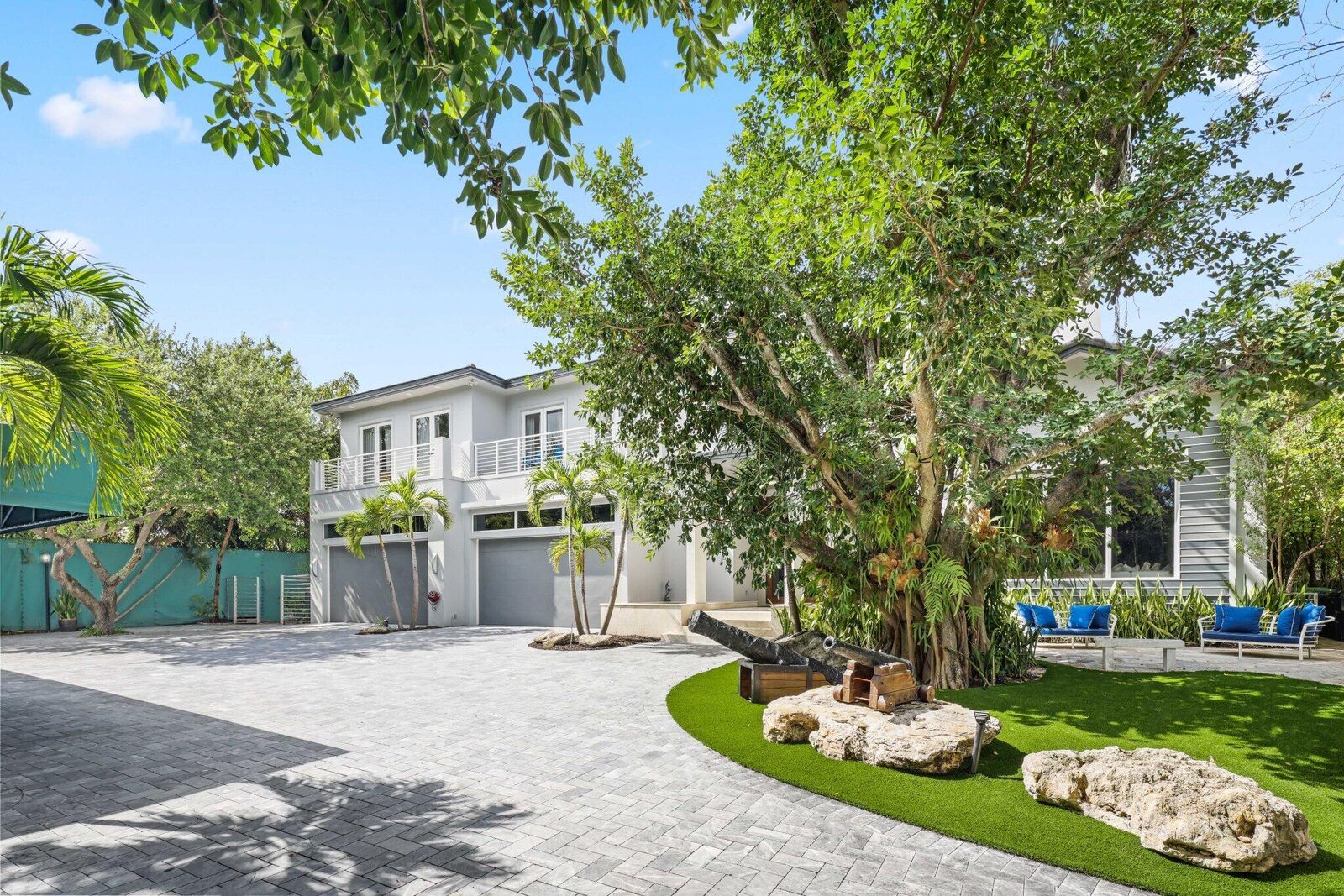 Property Photo: 1313 Seabreeze Boulevard FL 33316