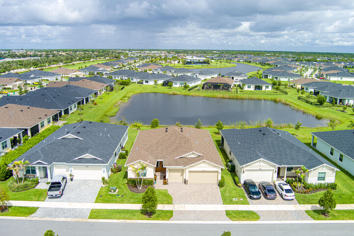 Property Photo: 13901 SE Riversway Street FL 34984