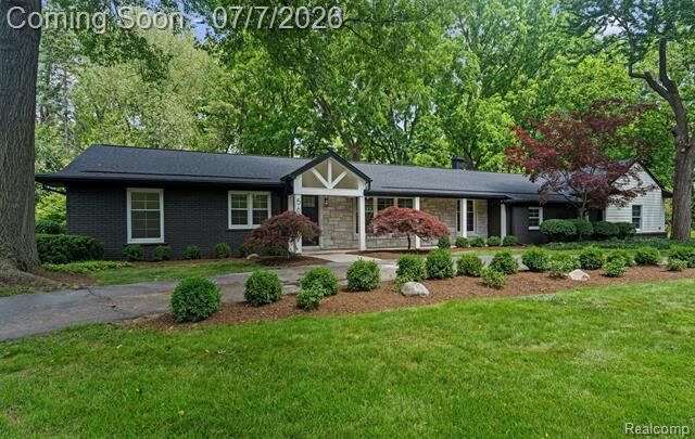 Property Photo:  5671 Shadow Lane  MI 48302 