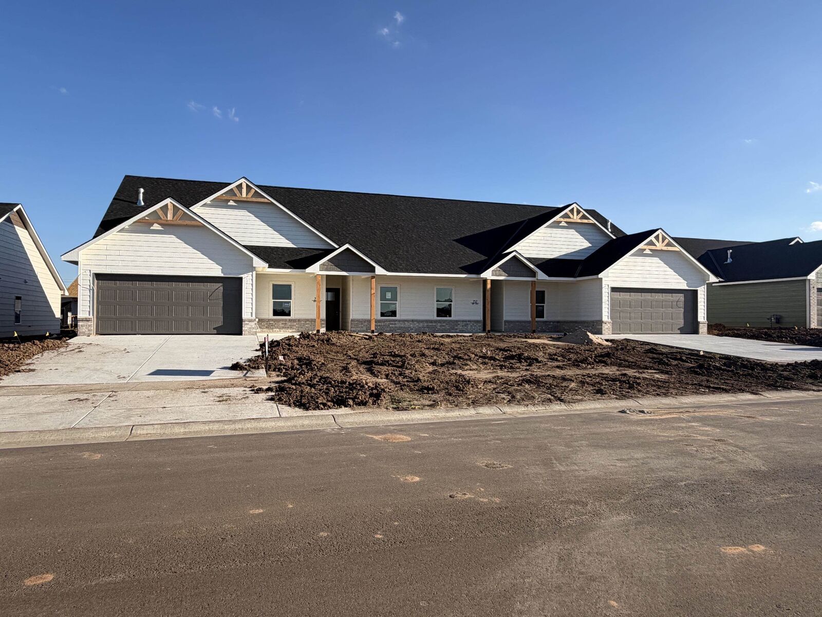 Property Photo:  757 N Wheatland St  KS 67235 