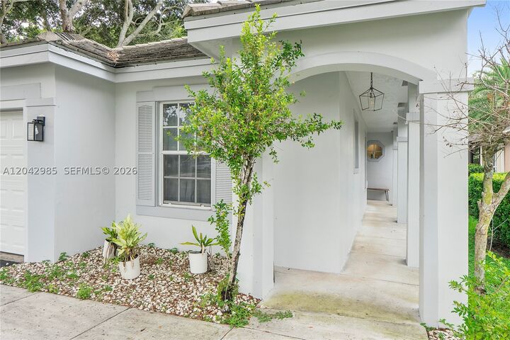 Property Photo: 9161 Lake Park Cir N FL 33328