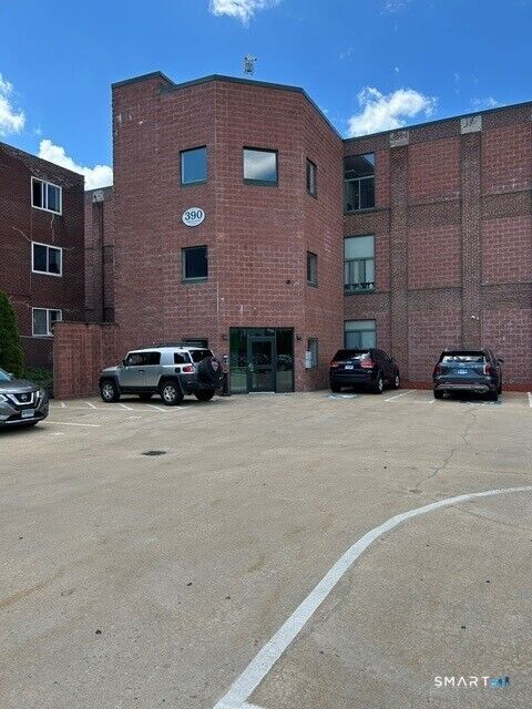 Property Photo:  390 Charles Street 110  CT 06606 