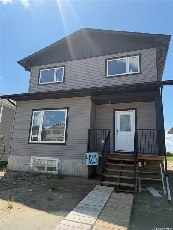 Property Photo:  423 Eldorado Street  SK S0K 4S3 