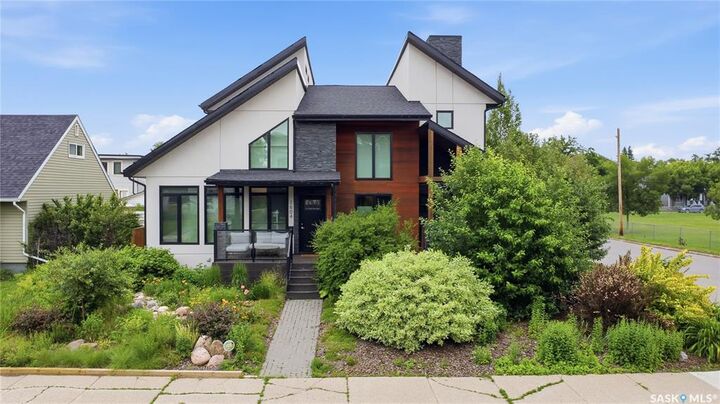Property Photo: 1602 Edward Avenue SK S7K 3B6