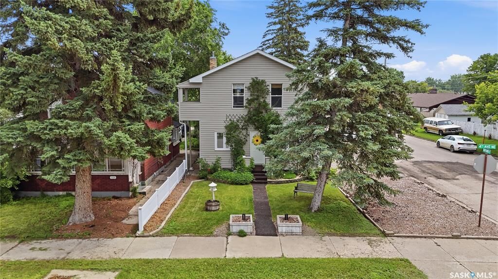 Property Photo: 1001 4th Avenue NE SK S6H 1H9
