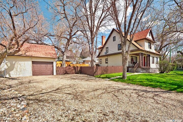 Property Photo:  1108 Redland Avenue  SK S6H 3P3 